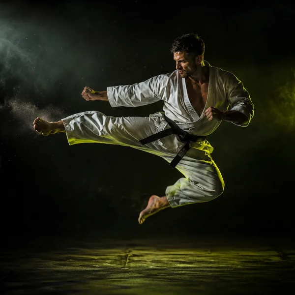 Karate antrenmanı